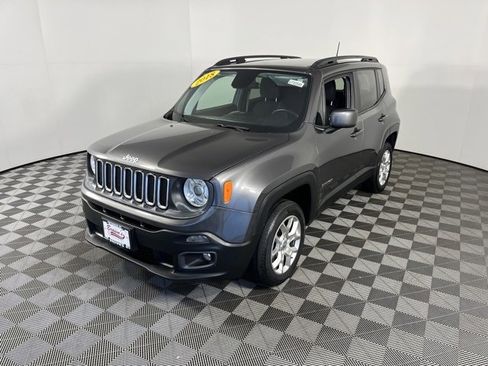 Used 2018 Jeep Renegade Latitude w/ Safety & Security Group image 3