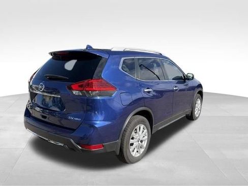 Used 2017 Nissan Rogue SV AWD/4WD image 10