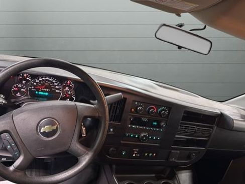 Used 2024 Chevrolet Express 2500 w/ Driver Convenience Package image 9