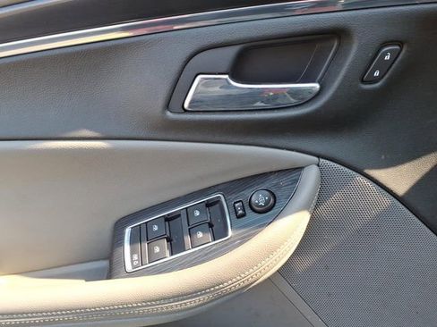 Used 2018 Chevrolet Impala LT w/ LT Leather Package FWD image 11