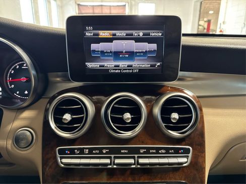 Used 2019 Mercedes-Benz GLC 300 image 18
