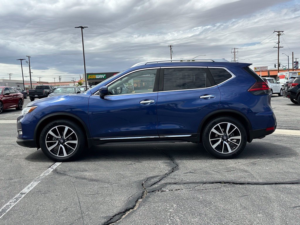 Used 2018 Nissan Rogue SL w/ Premium Package FWD image 4