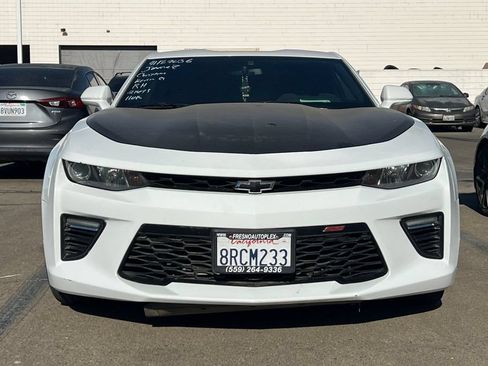 Used 2018 Chevrolet Camaro LT RWD image 3