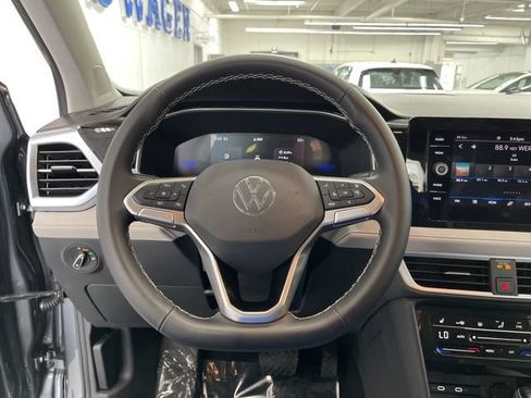 New 2025 Volkswagen Taos SE AWD/4WD image 15