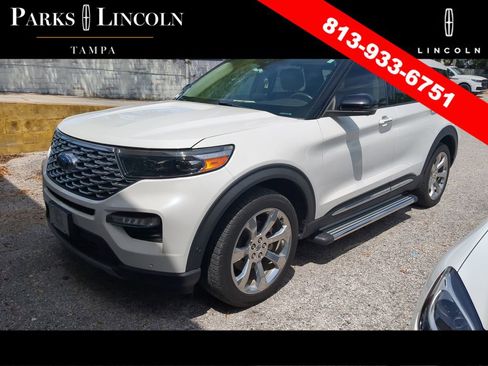 Used 2020 Ford Explorer Platinum w/ Premium Technology Package image 4