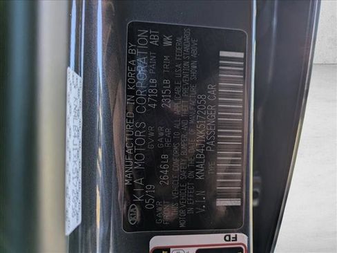 Used 2019 Kia Cadenza Premium image 24