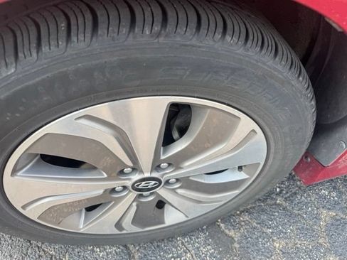 Used 2015 Hyundai Sonata Limited w/ Option Group 02 FWD image 9