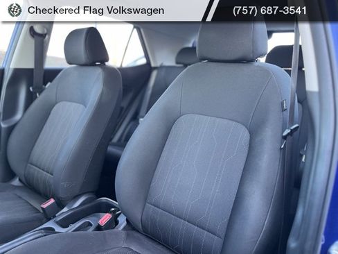 Used 2021 Hyundai Venue SE image 17