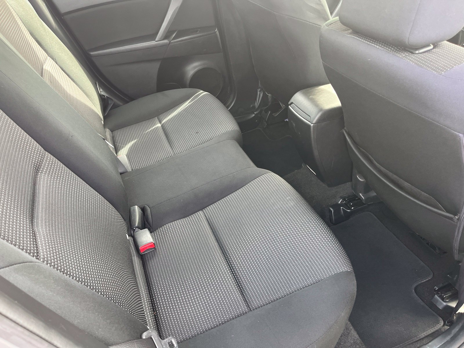 Used 2013 MAZDA MAZDA3 i SV FWD image 16