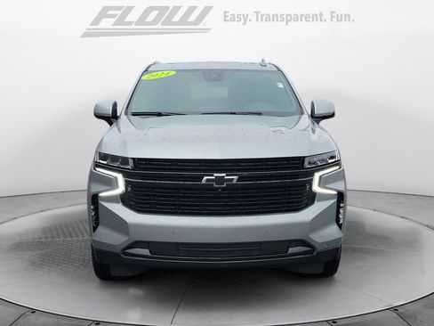 Used 2024 Chevrolet Suburban RST w/ Luxury Package image 2