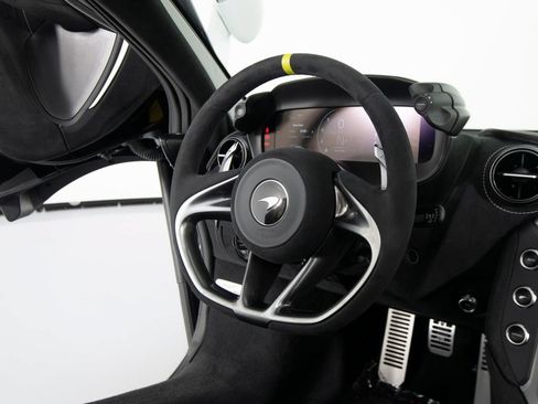 Used 2024 McLaren 750S Spider RWD image 30
