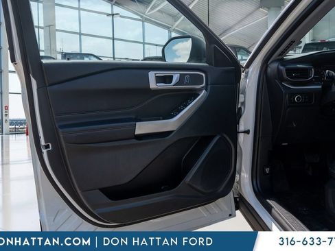 Used 2023 Ford Explorer XLT w/ Equipment Group 202A AWD/4WD image 15