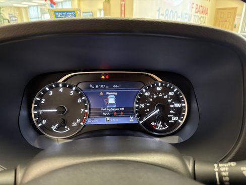 Used 2024 Nissan Frontier SV w/ Technology Package image 45