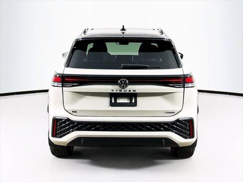 New 2026 Volkswagen Tiguan SE R-Line AWD/4WD image 6