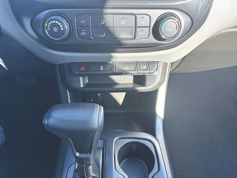 Used 2021 Chevrolet Colorado W/T w/ WT Convenience Package image 16