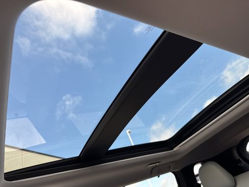 New 2025 Mitsubishi Outlander AWD image 9