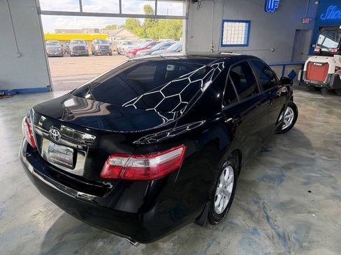 Used 2007 Toyota Camry XLE FWD image 2