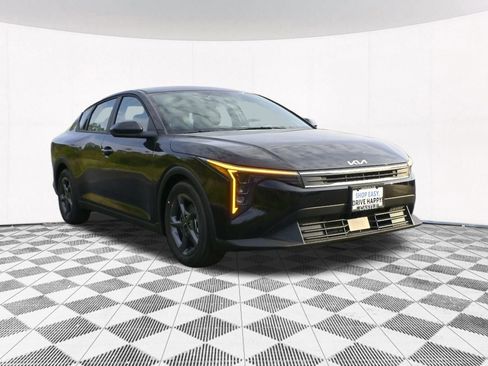 Used 2025 Kia K4 FWD image 13