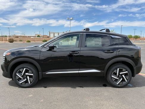 New 2026 Nissan Kicks SV w/ Charging Package FWD image 3
