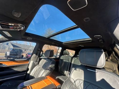 Used 2022 Jeep Grand Wagoneer Series III w/ Flexible Seating Group image 26