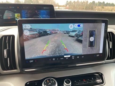 Used 2025 Ford Expedition Active image 24