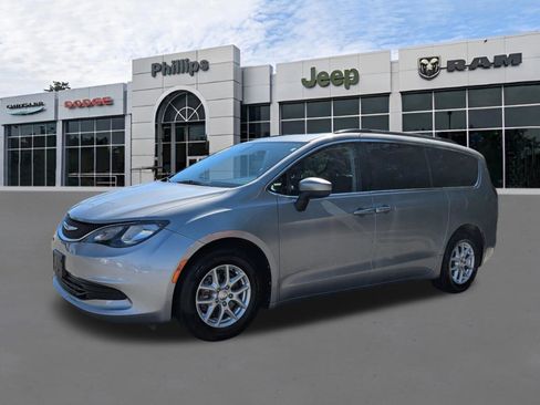 Certified 2020 Chrysler Voyager Lxi FWD image 7