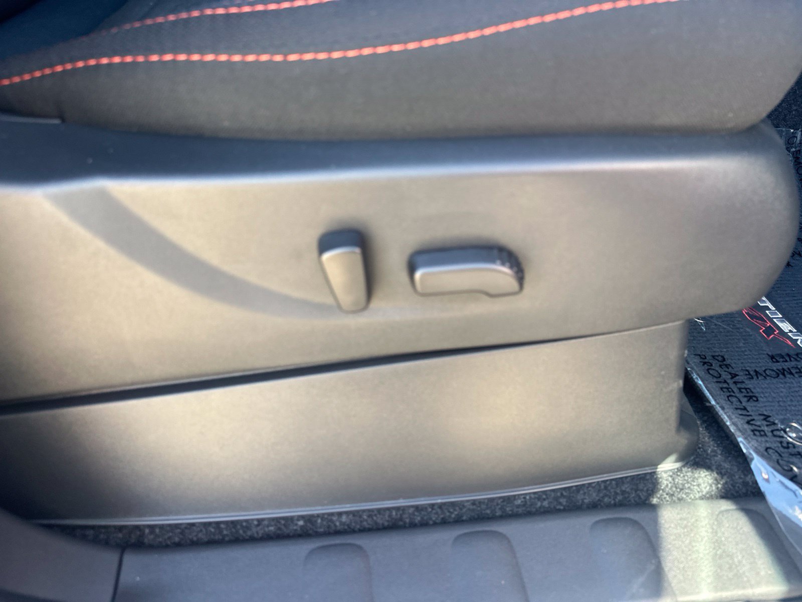 Used 2025 Nissan Frontier PRO-4X AWD/4WD image 31