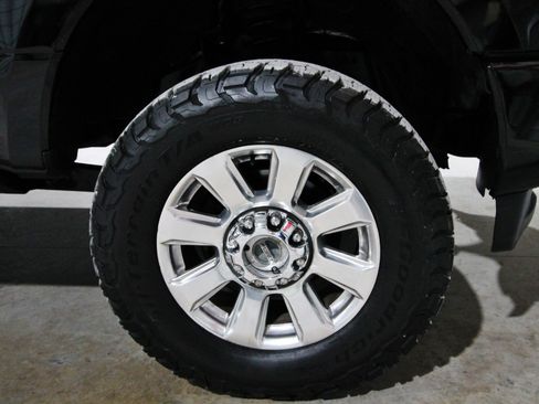 Used 2017 Ford F250 Platinum image 18