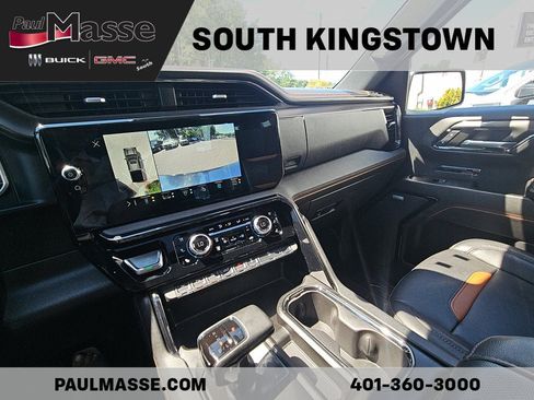 Used 2023 GMC Sierra 1500 AT4 w/ Technology Package AWD/4WD image 14