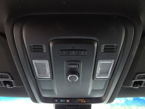 Used 2024 Chevrolet Tahoe LT AWD/4WD image 24