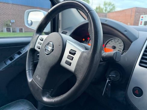 Used 2015 Nissan Frontier PRO-4X w/ Pro-4x Luxury Package AWD/4WD image 39