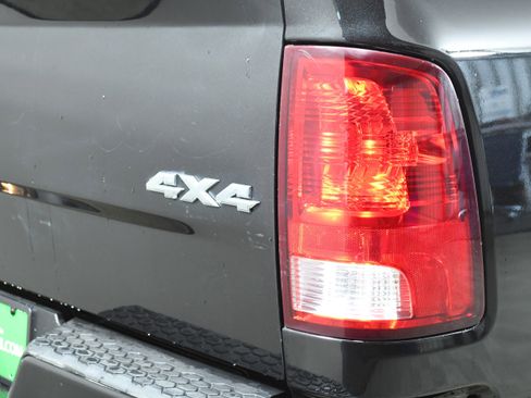 Used 2016 RAM 1500 Express image 30