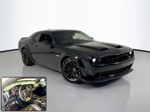 Used 2022 Dodge Challenger SRT Hellcat RWD image 2
