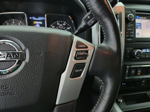Used 2018 Nissan Titan PRO-4X AWD/4WD image 23