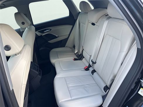 New 2025 Audi Q5 Premium image 17