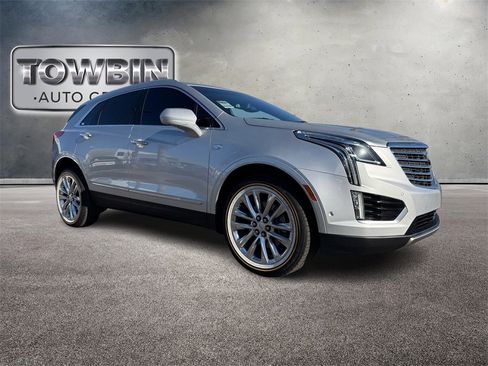 Used 2018 Cadillac XT5 Platinum w/ Driver Assist Package image 2