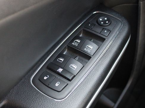 Used 2023 Chrysler 300 S w/ Comfort Group RWD image 37
