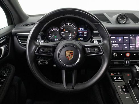 Certified 2023 Porsche Macan AWD/4WD image 18