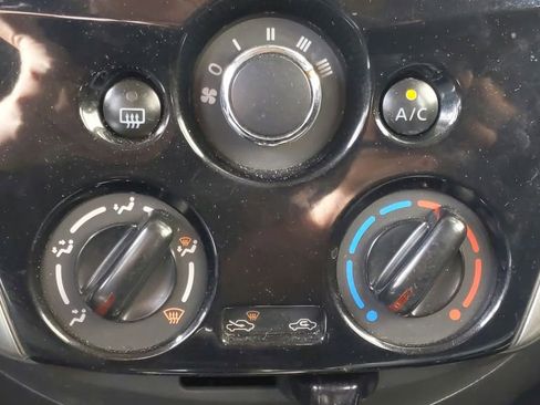 Used 2018 Nissan Versa Note SV FWD image 26