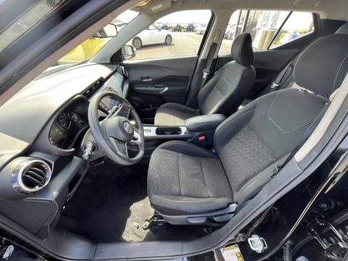 Used 2024 Nissan Kicks SV FWD image 25