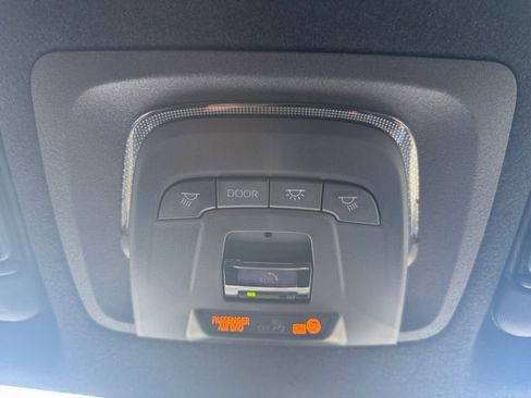 Used 2025 Toyota Corolla Cross AWD Hybrid image 24