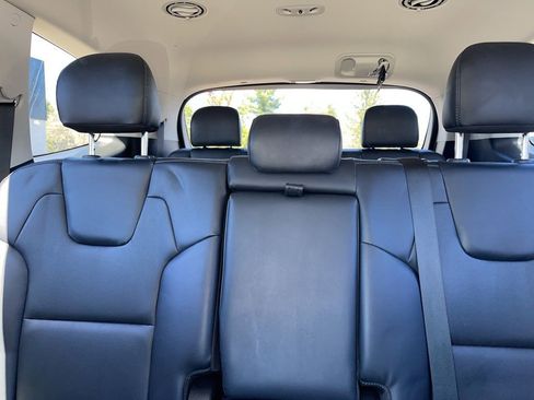 Used 2023 Kia Telluride LX image 11