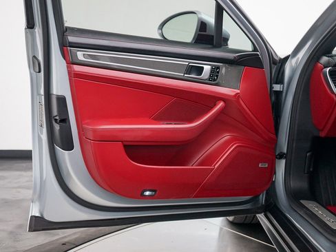 Used 2018 Porsche Panamera 4S image 22