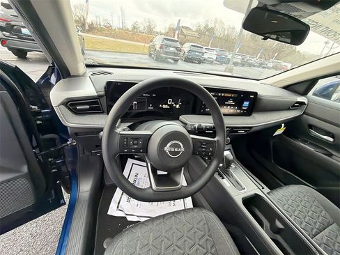 Used 2025 Nissan Kicks SV image 20