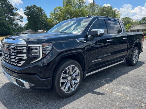Used 2025 GMC Sierra 1500 Denali w/ Denali Reserve Package AWD/4WD image 6