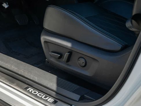 Used 2023 Nissan Rogue Platinum w/ Platinum Premium Package FWD image 25
