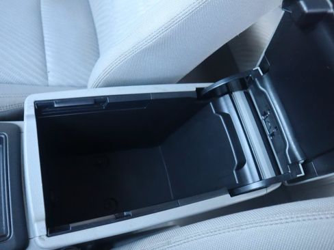 Used 2017 Toyota Camry LE FWD image 57