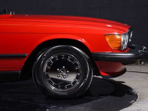 Used 1988 Mercedes-Benz 560 SL image 30