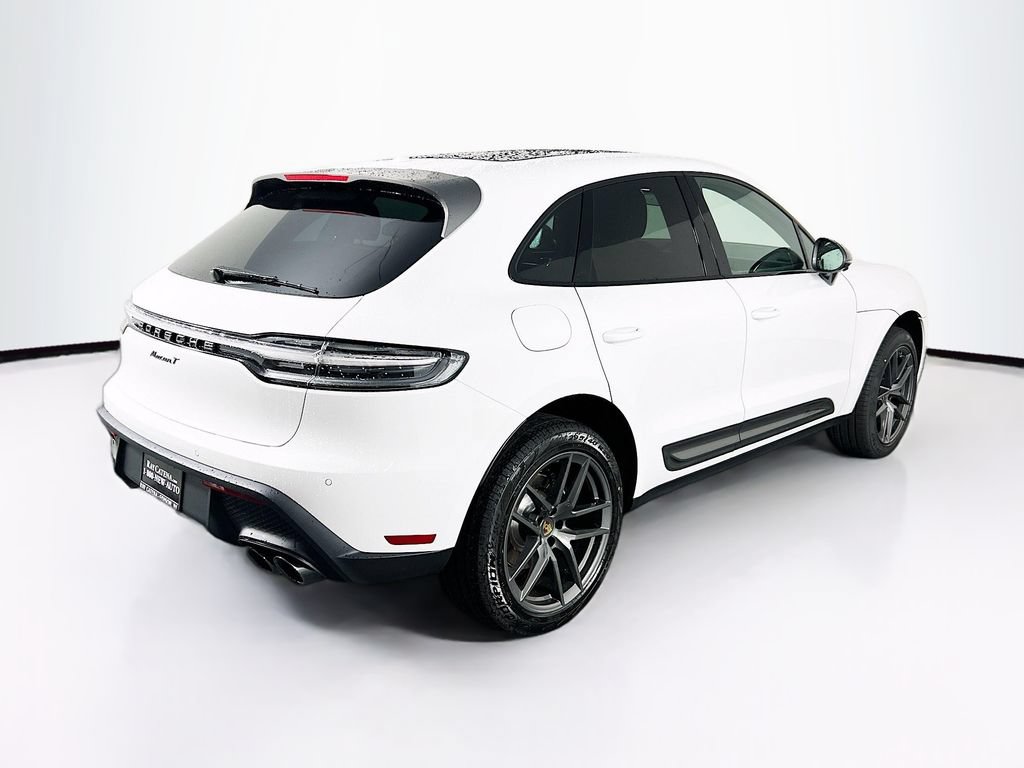 Certified 2026 Porsche Macan AWD/4WD image 9