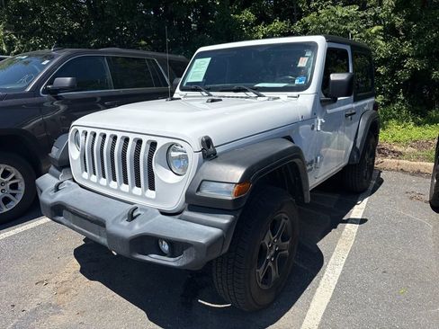 Used 2020 Jeep Wrangler Sport AWD/4WD image 2